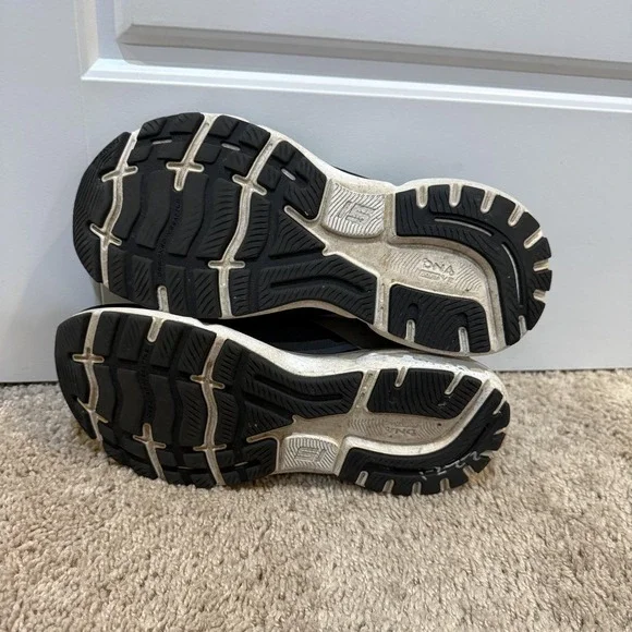 Brooks Ghost 15 Running Shoes Womens Size 8B Black Cushioned Sneakers Athletic - Picture 6 of 9